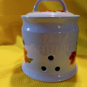 Pioneer Woman Potato, onion and garlic keepers